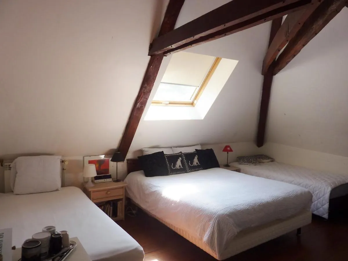 Chateau De Sainte Colombe Sur Gand 0*, Sainte-Colombe-sur-Gand