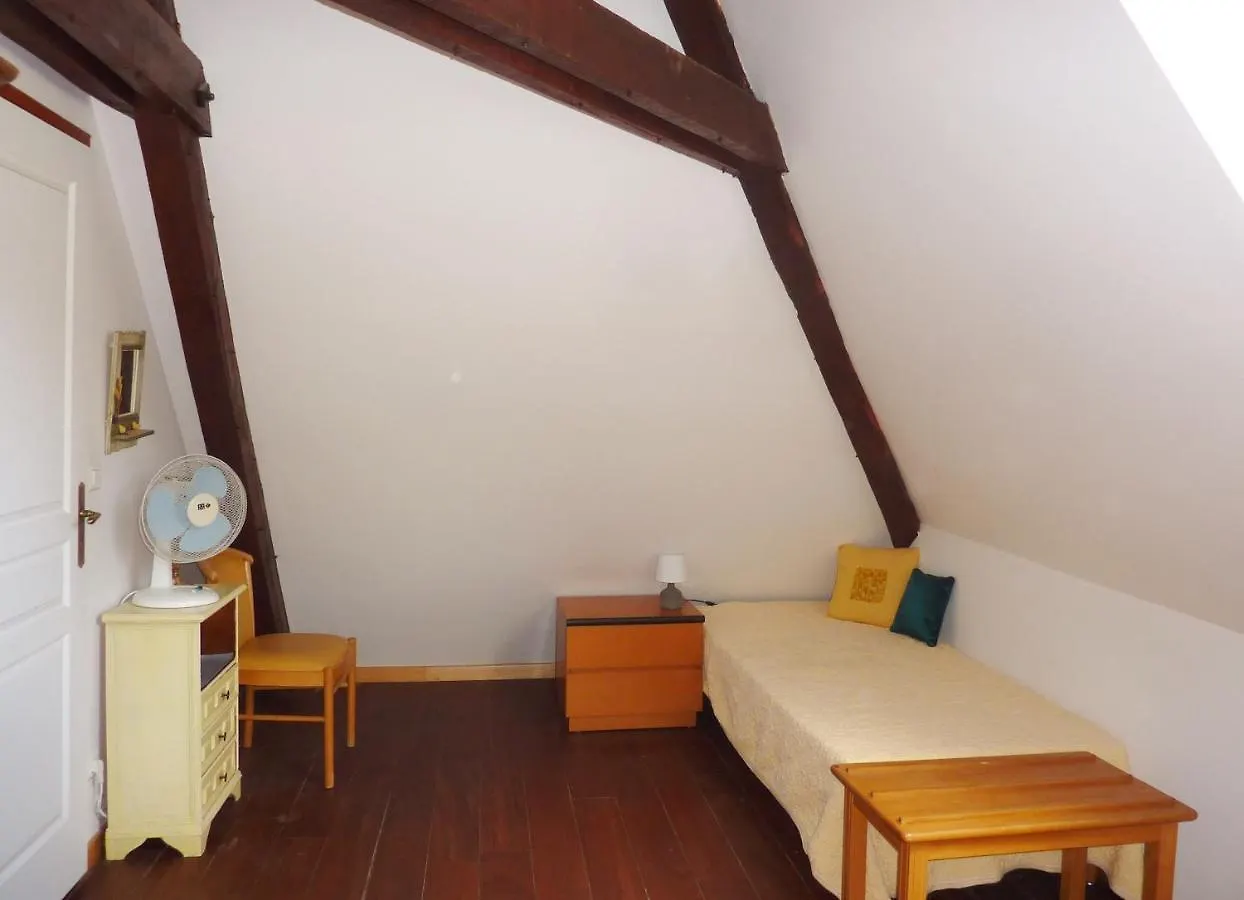 Chateau De Sainte Colombe Sur Gand Francie